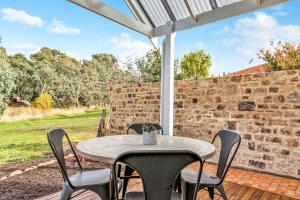 Grandview Accommodation - The Elm Tree Apartments