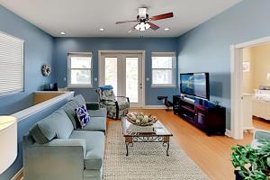 Four-Bedroom House room in 124FIVED home