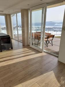 Two-Bedroom Apartment with Balcony room in Villa Mango