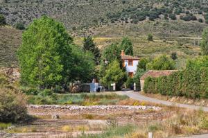 Casa rural El Salero Moratalla, piscina y chimenea