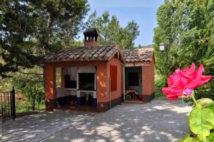 Casa rural El Salero Moratalla, piscina y chimenea