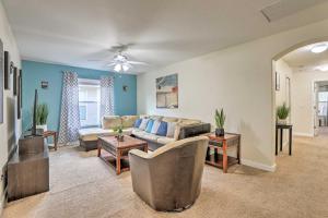 Paradise Palms Home with Pool, 6 Mi to Disney!