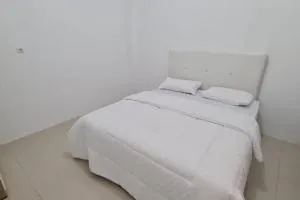 Krisan Guest House Syariah Banjarbaru Mitra RedDoorz - Sungai Lutus