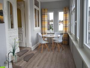 Comfort Two-Bedroom Apartment room in Haus Bergeshöh