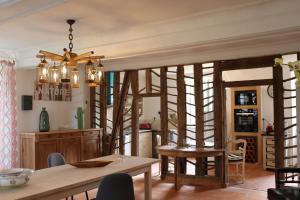 B&B / Chambres d'hotes Maison D'hotes Sainte-Marie : Studio Familial