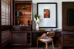 King Room with Ocean View - Accessible room in Four Seasons Resort Hualalai