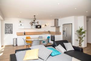 Vue Mer Panoramique, Clim, Balcon et Plages