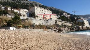 Luxury Beachfront Apartment Banje 