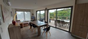 Villas Corse et Zen VILLA SUR LES BOIS 85m2 5a7 pers : photos des chambres