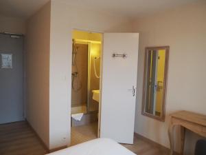 Hotels Logis Hotel Vannes Nord Le Clos Des Hortensias : photos des chambres