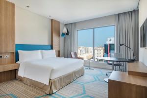 Deluxe King Room - Non-Smoking	 room in Holiday Inn - Doha - The Business Park, an IHG Hotel