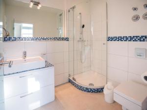 Strandvillen Binz - Ferienwohnung mit 1 Schlafzimmer und Balkon SV-007