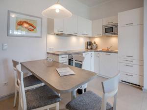 Strandvillen Binz - Ferienwohnung mit Meerblick, 1 Schlafzimmer und Balkon SV-759