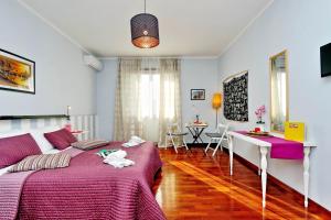  Double Room with City View and Private External Bathroom room in Alloggio Re Di Roma