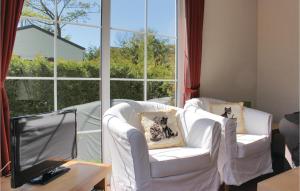 2 Bedroom Stunning Home In Tzummarum