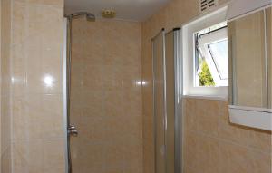 2 Bedroom Stunning Home In Tzummarum