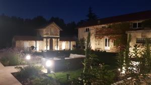 Villas Gite sauna piscine Chateau Lacroixdecivrac 4 etoiles, 3 ch, 7 pers : photos des chambres