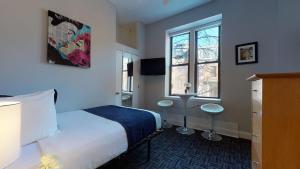 Charming Studio in Boston Brownstone, C. Ave #33