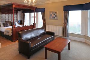 Suite room in The Marine Hotel