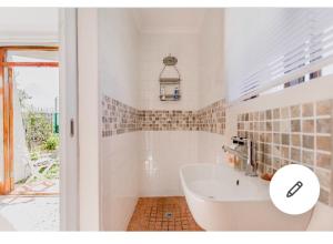 Mountain Peaks Garden guest suite