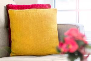 Town Center Apartment with 55” Smart TV+Netflix