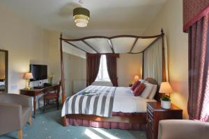 Four Poster Room room in Taunton House Hotel