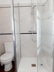 Hotels Saint Charles Hotel & Coliving Biarritz : Chambre Double Deluxe avec Douche