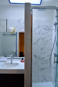 Hotels Saint Charles Hotel & Coliving Biarritz : Chambre Lit King-Size ou Lits Jumeaux Supérieure