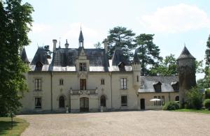 Pension Château de Nazé Vivy Frankreich