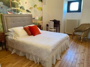 Deluxe Room (2 Adults + 1 Child) room in Villa Aristide
