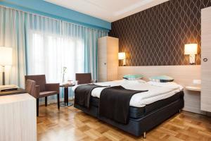 Standard Twin Room room in Elite Hotel Marina Plaza