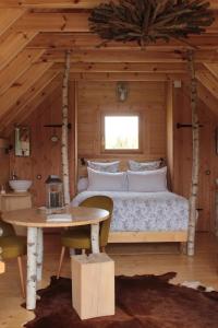 Lodges Shanti Lac Cabanes gites insolites et espace bien-etre Bordeaux : Chalet Supérieur