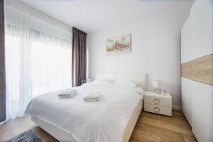 Lovely Home at West Residence