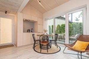 Stunning Seaside Haus 3