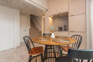 Stunning Seaside Haus 3