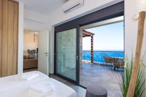 Villa Sea-Esta, Adults Only