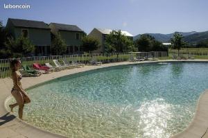 t3 duplex la maison du perroquet 2 chambres 2 piscines dans un village de vacances a saint geniez dolt aux portes de lAubrac