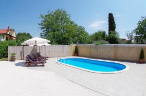 House Elvis, Sveti Kirin 