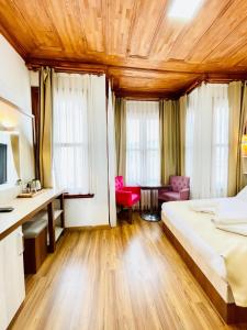 Large Double Room room in Qonaq Hotel & Suites