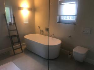 Modern Palace Emma Staete