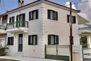 Spacious 2 level home with terraces, near the beach Ilia Greece