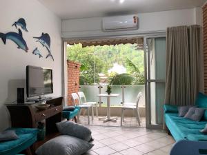 Guarujá Enseada 8 lugares a meia quadra da praia