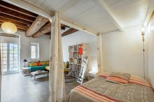 Appartements Studio charmant a Villeneuve-les-Avignon, 45m², balcon : photos des chambres