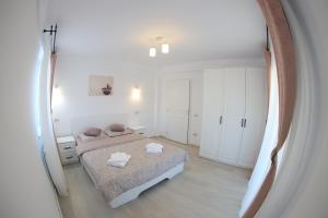 White Apartment Gura Humorului, Bucovina, Voronet