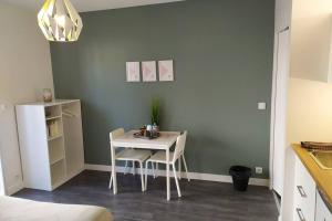 Appartements Studio Guest House a 5 minutes de Caen : photos des chambres