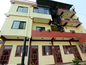 Begnas Coffee House & Hotel