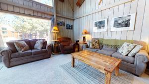 Summit 110 Apartment