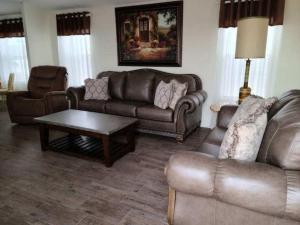 The Villa - Amazingly Comfortable King Beds