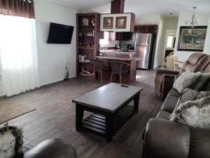 The Villa - Amazingly Comfortable King Beds