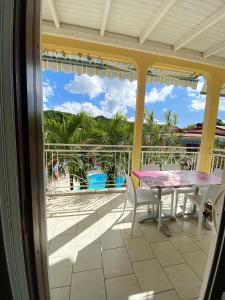 Appartement lumineux à Pointe-Noire avec piscine partagée